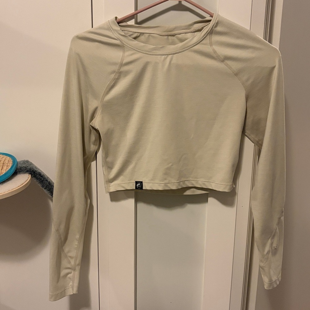 Alphalete cream long sleeve crop top XS
